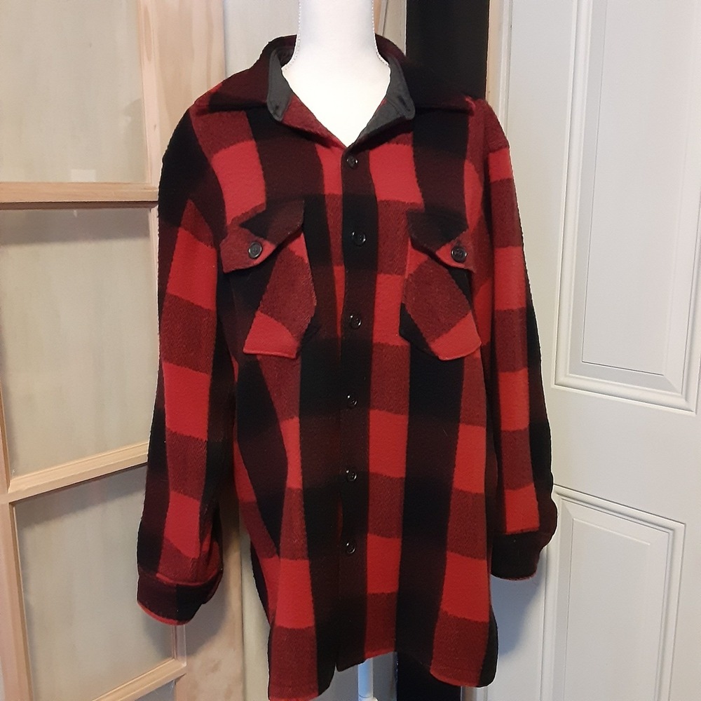 Vintage LL Bean Mens Red Black Buffalo Plaid Wool Jacket Size Large 553B Long